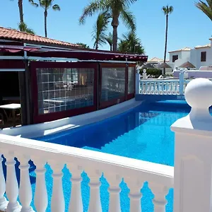 https://villa-ola-golf-del-sur.in-canary-islands.com